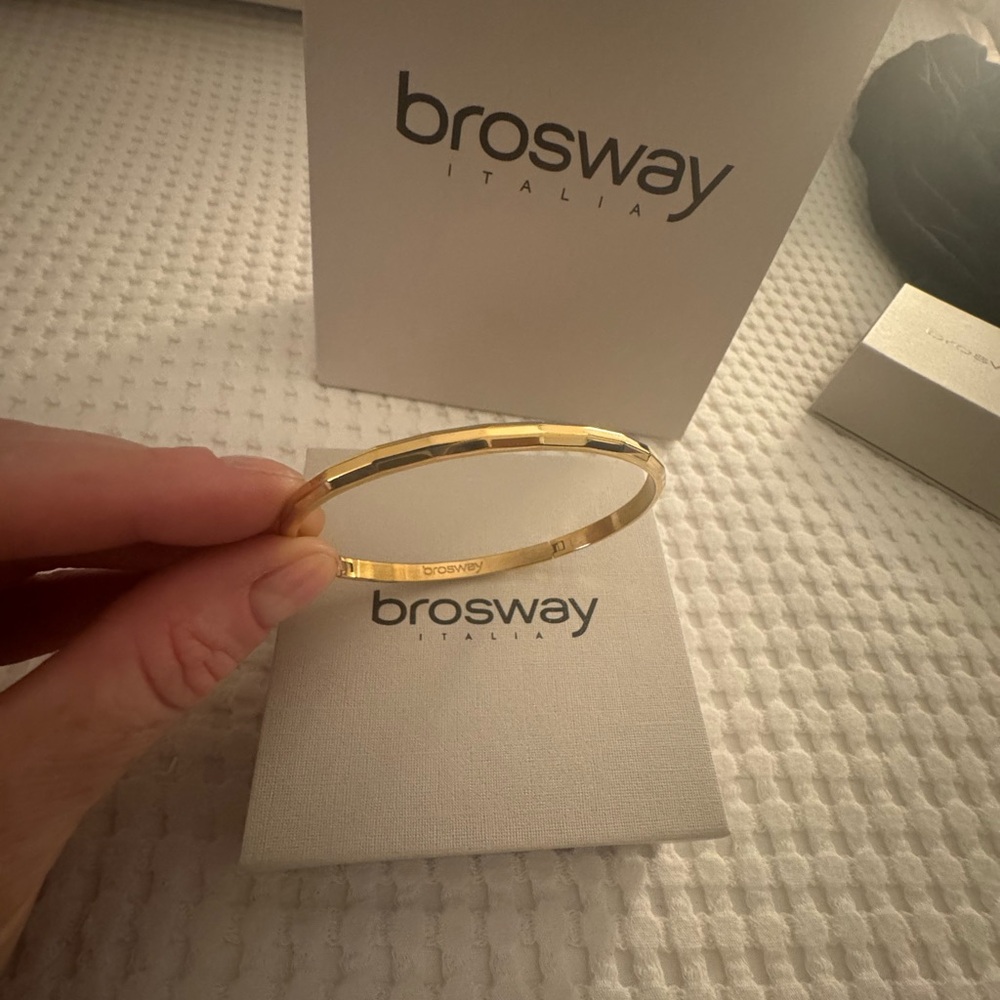 🆕 Brosway Italia “always with you” Gold Hammered Bracelet with Clasp